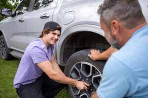 6 car maintenance basics every teen driver should know